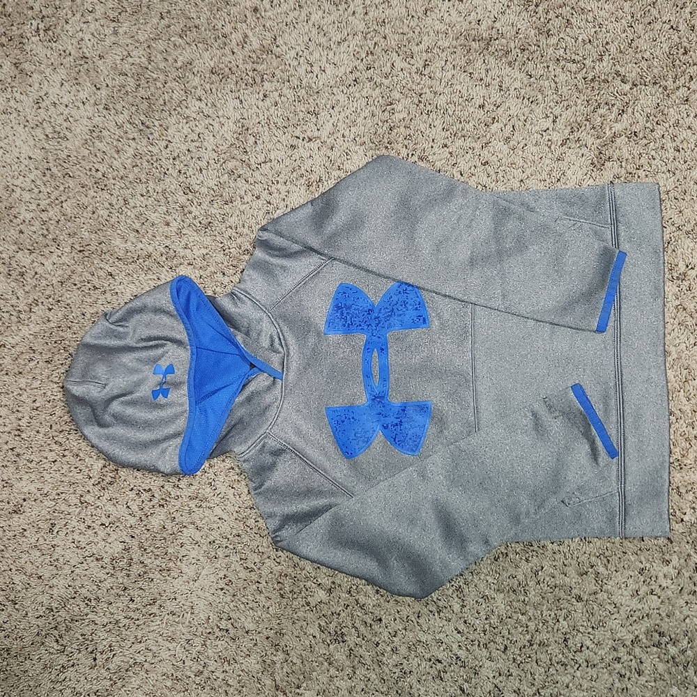 Boy' gray and blue Under Armour youth hoodie, size small.